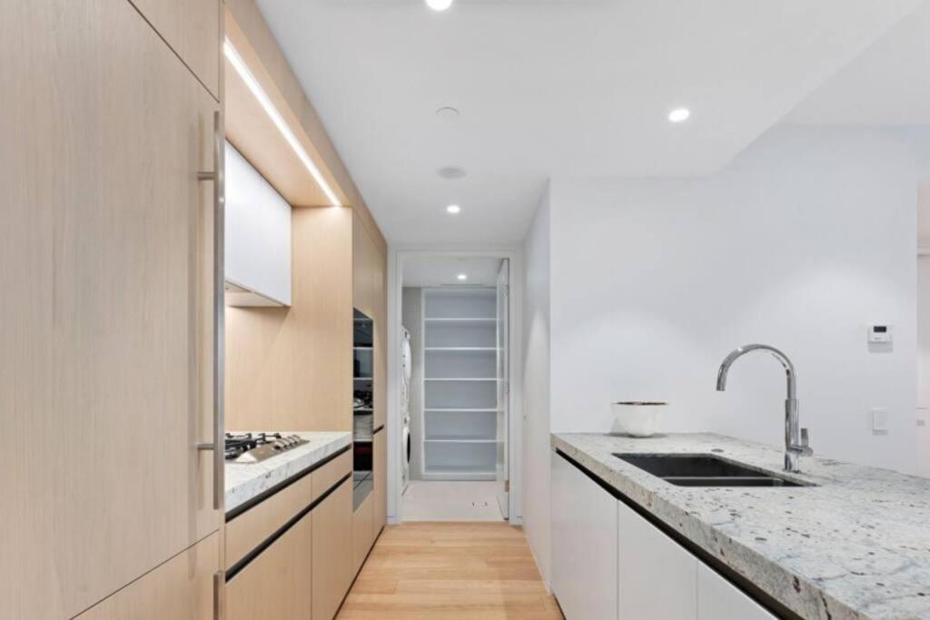 Luxury 1br Iconic Harbour Views In Barangaroo *