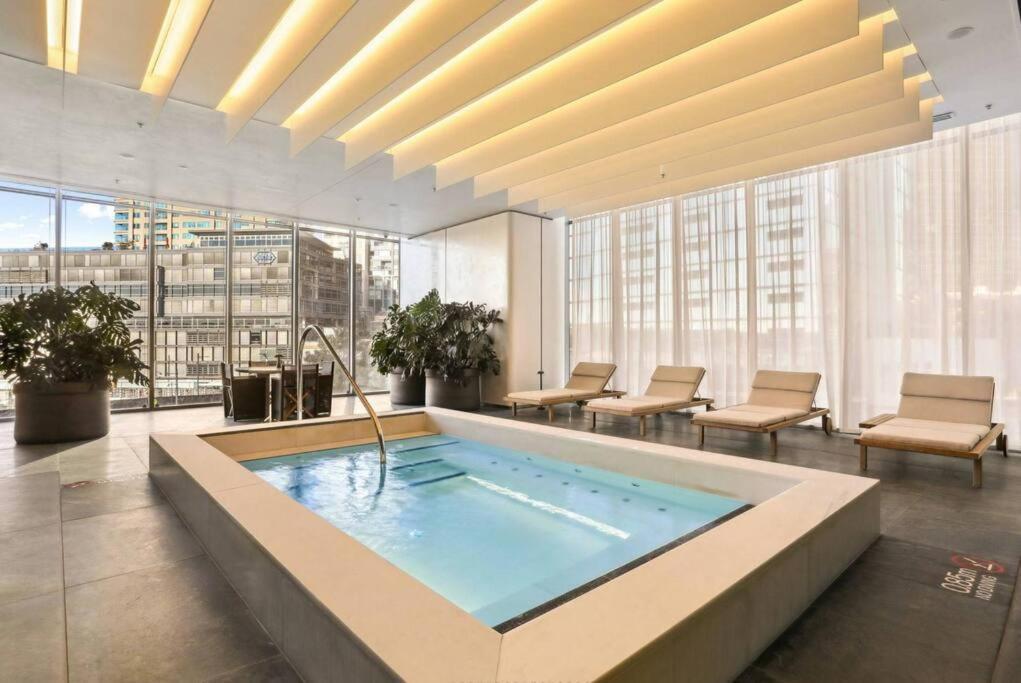 Luxury 1br Iconic Harbour Views In Barangaroo *
